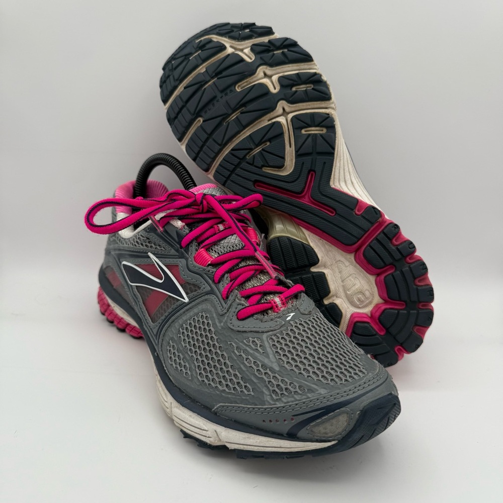 Women’s‎ Brooks Ravenna 5 Silver Gray Hot Pink Athletic Running Shoes Size 9.5